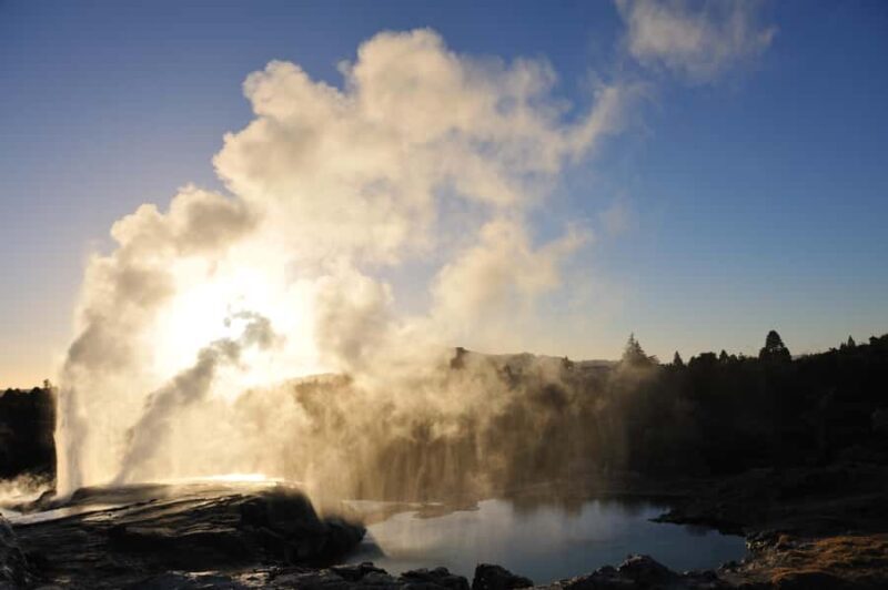 From Auckland: Rotorua Te Puia, Haka & Polynesian Spa Tour - Pickup and Scenic Drive from Auckland