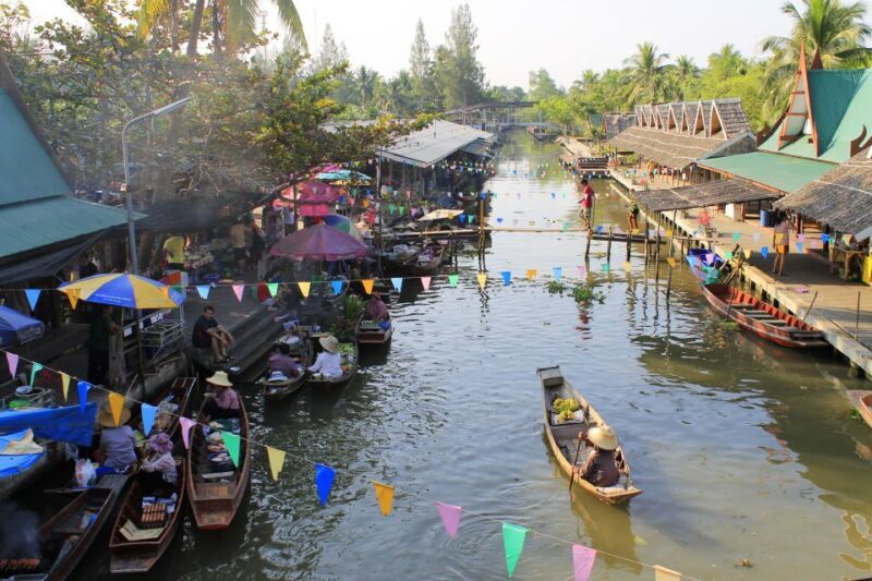 From Bangkok: Thaka Floating Market - An Introduction to Thaka Floating Market