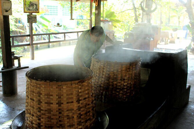 From Bangkok : Thaka Floating Market - Transport, Comfort, and Practicalities