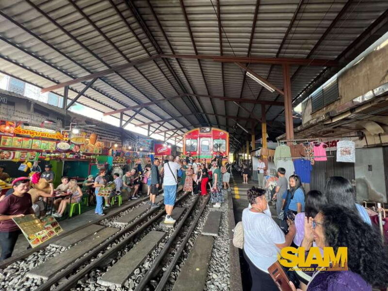 From Bangkok:Damnoen Floating Market and Railway Market Tour - A Closer Look at the Tour Experience