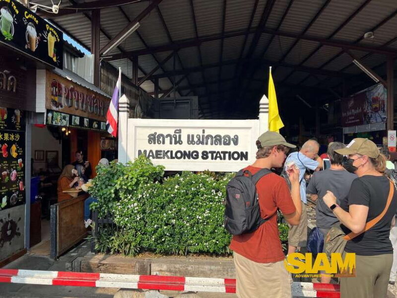 From Bangkok:Damnoen Floating Market and Railway Market Tour - Analyzing the Value