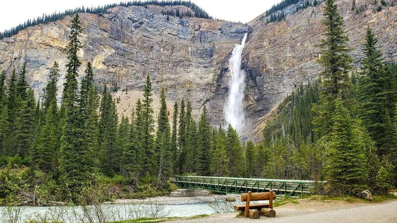 From Calgary: Moraine & Louise Lake, Banff & Falls Day Trip - Exploring the Heart of the Canadian Rockies