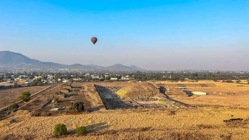 From CDMX: Hot air balloon ride, guided visits to Teotihuacan and Guadalupe - Key Points