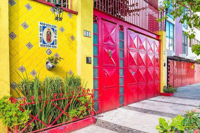 From cdmx: Tour in Coyoacan and Xochimilco all inclusive - Who Should Consider This Tour?