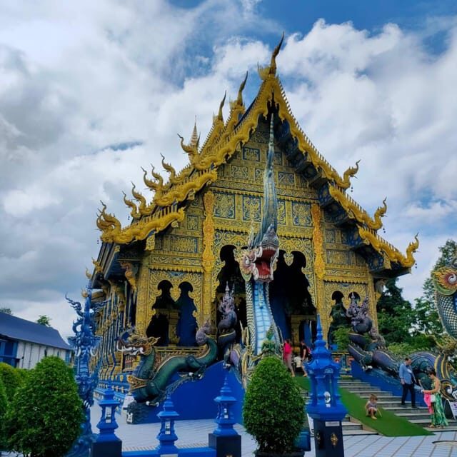From Chiang Mai: Day Trip Chiang Rai White, Blue, Red Temple - The Experience at Each Temple