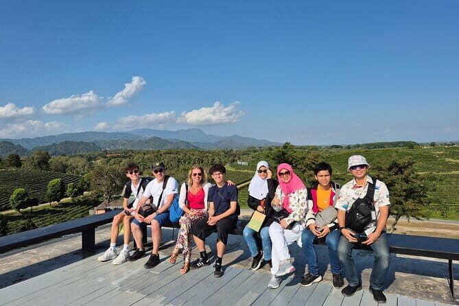 From Chiang Rai: 7 wonder Full-Day Tour and Thai Buffet lunch - Starting with a Bang: Wat Rong Khun (White Temple)