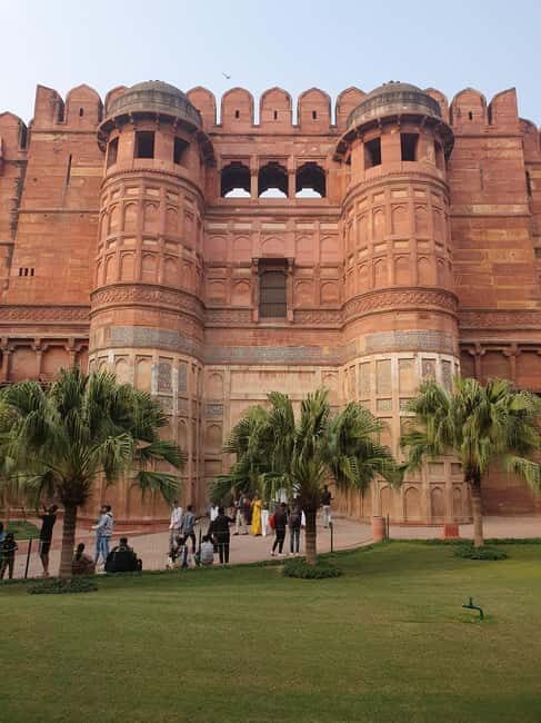 From Delhi: Deluxe Taj Mahal and Agra tour with Luxury Cars - In The Sum Up