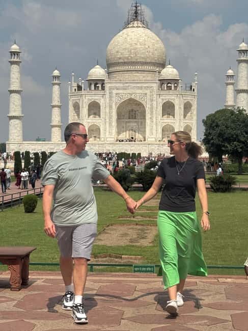 From Delhi Lavish Taj Mahal Tour with Luxury Car & VIP Entry - Exploring the Taj Mahal with a Private Guide