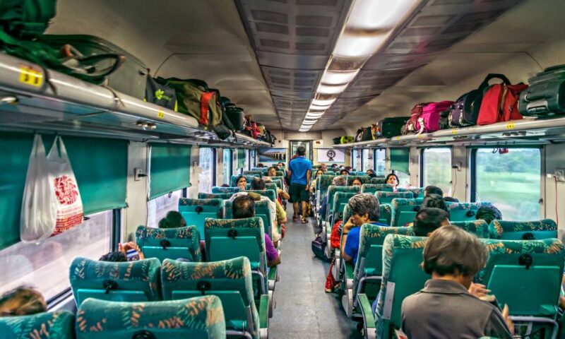 From Delhi: Private Taj Mahal and Agra Tour by Express Train - Return Journey: Trains and Reflections