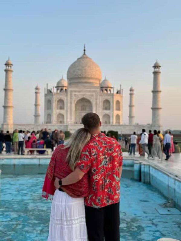 From Delhi: Same Day Taj Mahal Tour with lunch in 5 star - An Introduction to a Well-Organized Day Trip