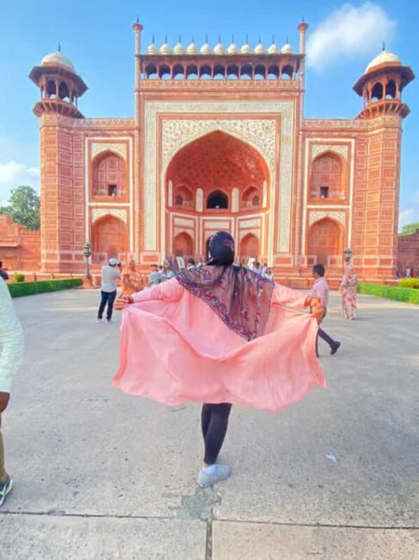 From Delhi: Same Day Taj Mahal Tour with lunch in 5 star - The Lunch Experience and Return Journey