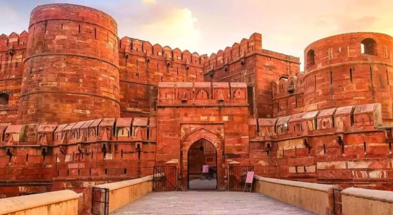From Delhi: Taj Mahal Agra Day Tour by Super-fast Train - Exploring Agra Fort: Mughal Splendor