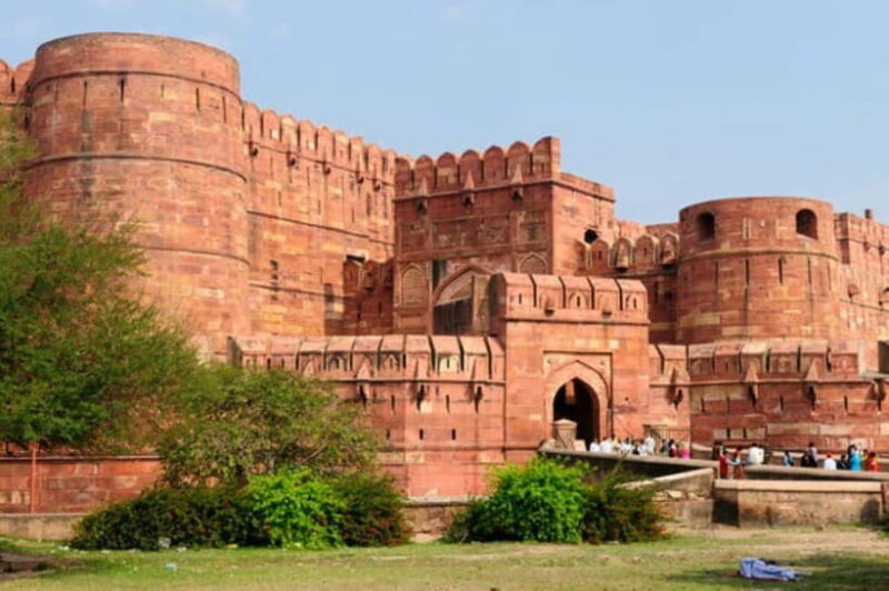 From Delhi: Taj Mahal, Agra Fort & Baby Taj with 5* Lunch - FAQs
