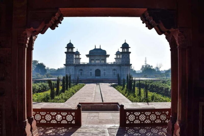 From Delhi: Taj Mahal & Agra Tour & Elephant SOS & 5*Lunch - The Ethical Elephant Encounter