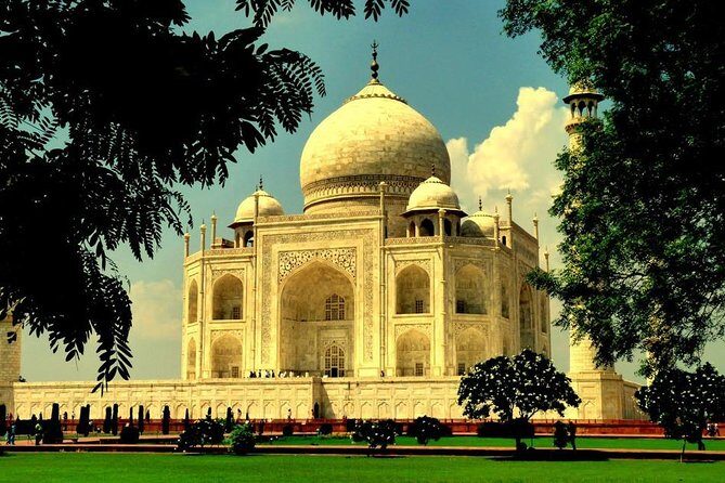 From Delhi :Taj Mahal And Agra Tour with Elephant wildlife sos - Key Points