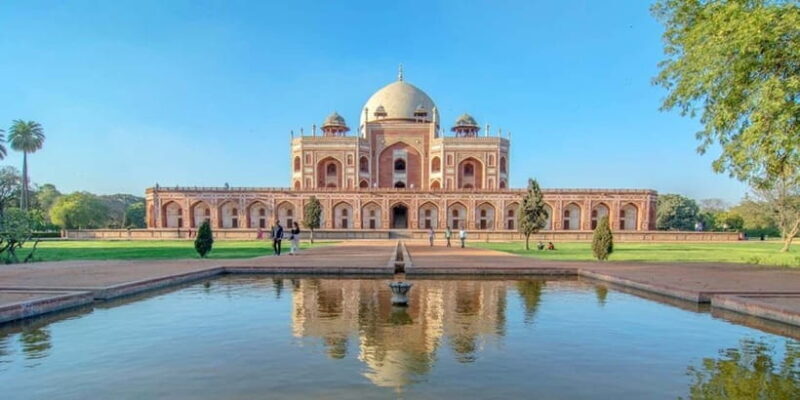From Delhi: Taj Mahal Day Trip by Fast Train with Lunch - Visiting the Taj Mahal: An Unforgettable Moment