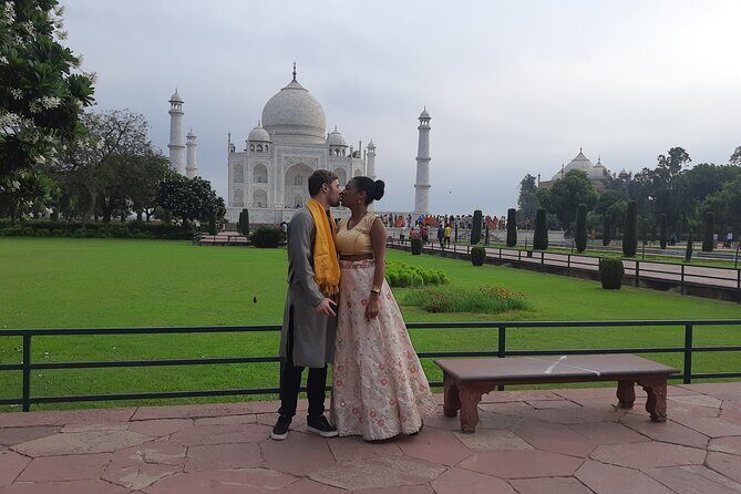 From Delhi : Taj Mahal Photoshoot in Indian Ethnic dresses - What’s Included & What’s Not