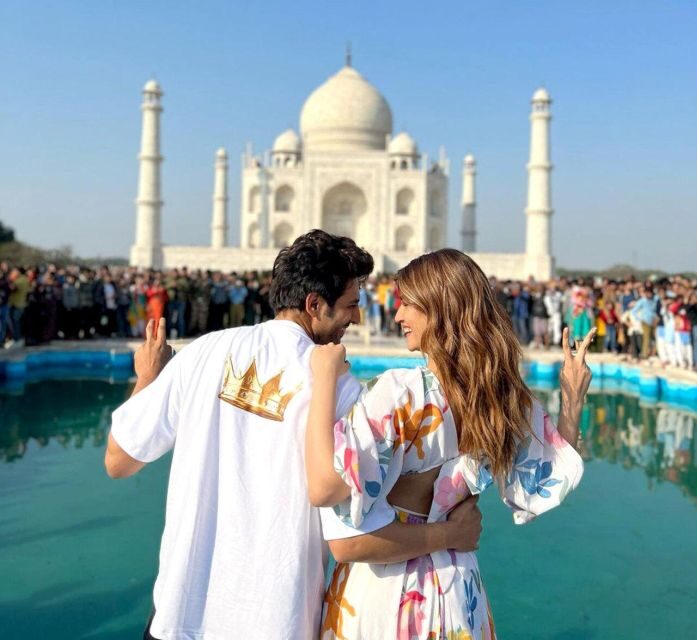 From Delhi: Taj Mahal Tour with Professional Photographer - Key Points