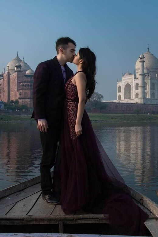 From Delhi: Taj Mahal with Photographer & Elephant SOS Tour - Arrival & Meeting Your Guides