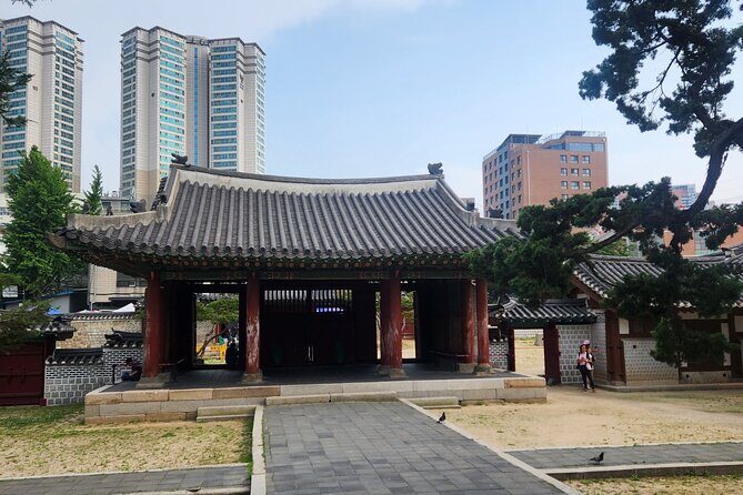 From Dongmyo Market to DDP  Seoul Walking Tour - An In-Depth Tour of Seoul’s Heart and Soul