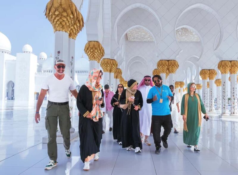 From Dubai: Abu Dhabi Sheikh Zayed Mosque Guided Tour - A Detailed Look at the Experience