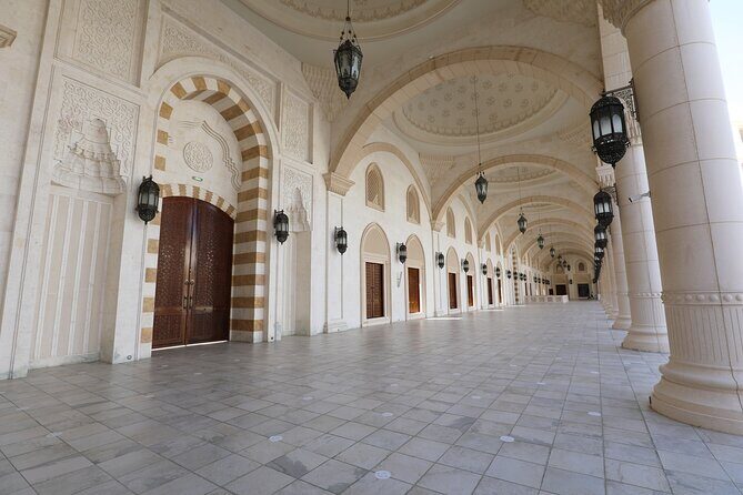 From Dubai to Fujairah: Full Day Tour with Sheikh Zayed Grand Mosque - Who Should Book This Tour?