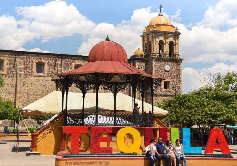 From Guadalajara: Tequila Trail Tour with Tasting - Visiting a Traditional Distillery