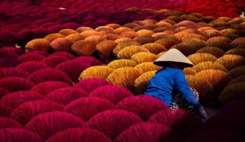 From Ha Noi: Conical Hat and Incense-Making Villages Tour - Transportation and Group Size