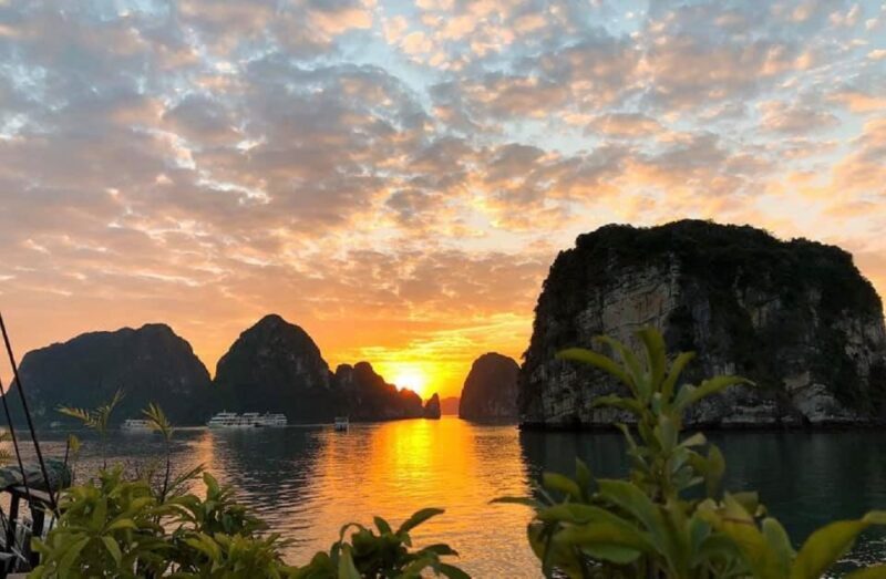 From Hanoi: Ha Long Bay Luxury Cruise Day Tour with Jacuzzi - FAQs