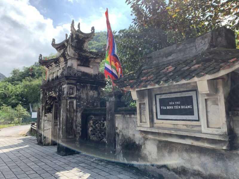 From Hanoi: Hoa Lu, Hang Mua Hike, Tam Coc Boat, and Lunch - Returning to Hanoi — Comfort and Convenience