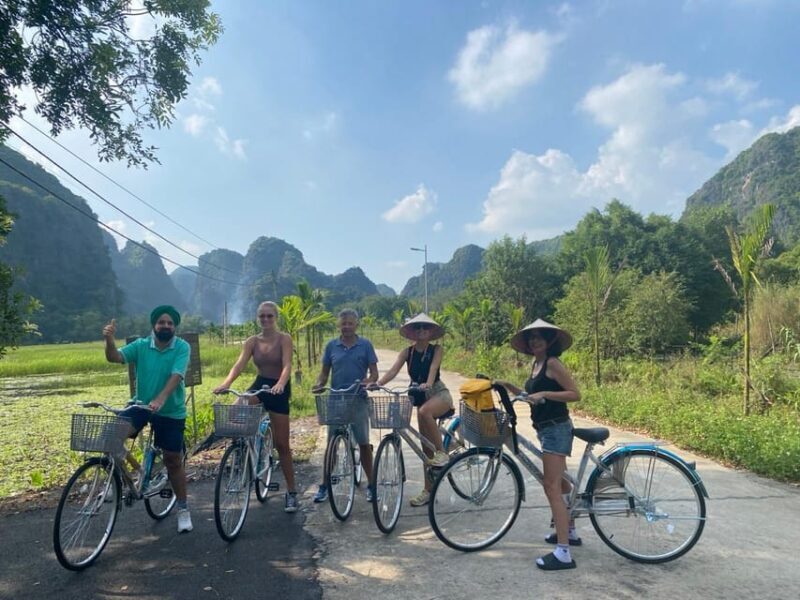 From Hanoi: Hoa Lu-Trang An-Mua Cave/Limousine Bus/Buffet - FAQs