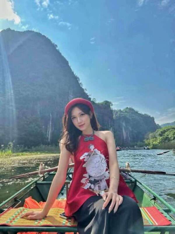 From Hanoi: Hoa lu - Trang an-Mua Cave with Buffet Lunch - Starting the Day: Comfortably En Route from Hanoi