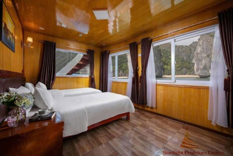 From Hanoi: Lanha- Halong bay 2 days with Viethai village - Key Points