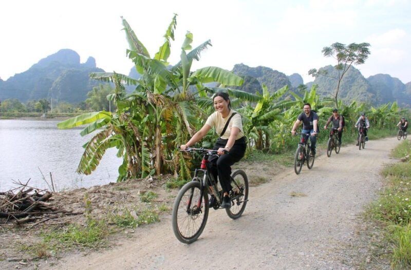 From Hanoi: Ninh Binh, Hoa Lu, Tam Coc boat trip & Mua cave - FAQ