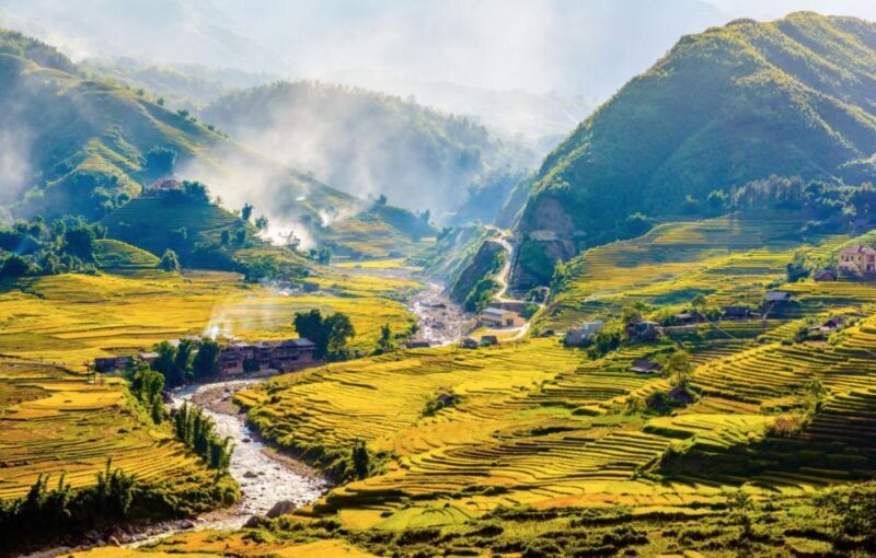 From Hanoi: Sapa 2D1N Hotel overnight by Morning bus - Trekking and Cultural Encounters