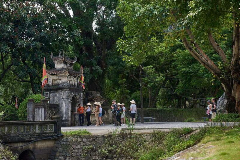 From Hanoi: Trang An, Hoa Lu & Mua Cave Full-Day Luxury Tour - Key Points