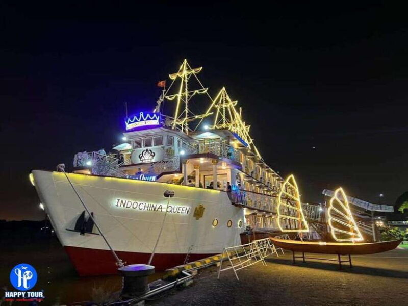 From Ho Chi Minh: Private Dinner Cruise on Saigon River Tour - Entertainment and Atmosphere