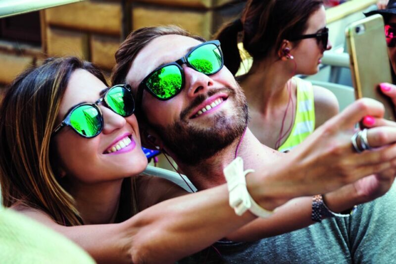 From Hollywood: LA Celebrity Homes & Lifestyle Tour - An In-Depth Look at the Hollywood Glam Tour