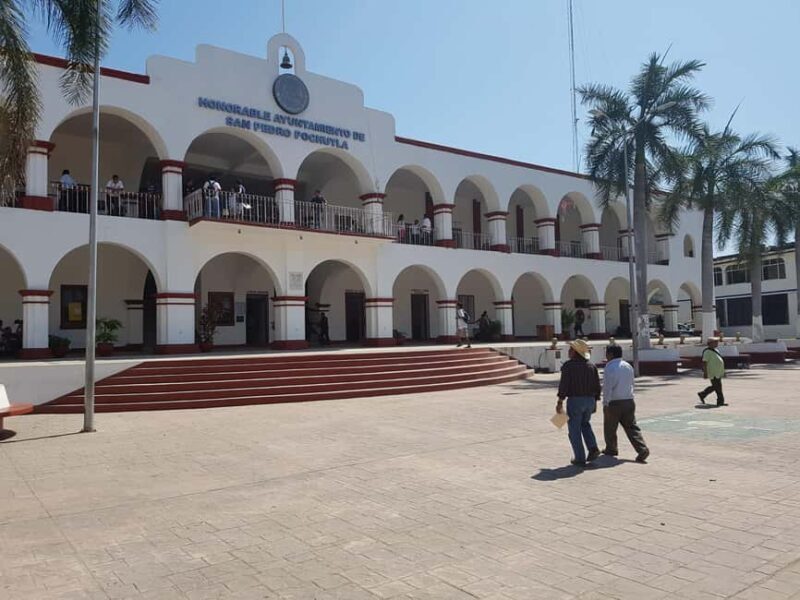 From Huatulco: Pochutla Market Tour with Local Guide - An In-Depth Look at the Pochutla Market Tour