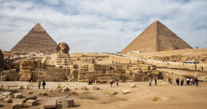From Hurghada: Cairo Private Day Tour with Flights & Lunch - Key Points
