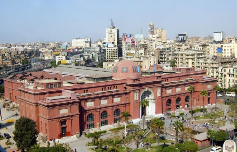 From Hurghada: Cairo Private Day Tour with Flights & Lunch - Who Should Consider This Tour?