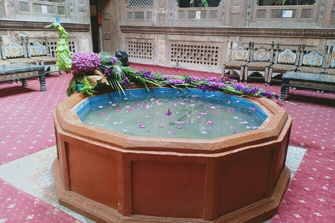 From Islamabad: Full Day Historical Peshawar Guided City Tour - Walking the Walled City
