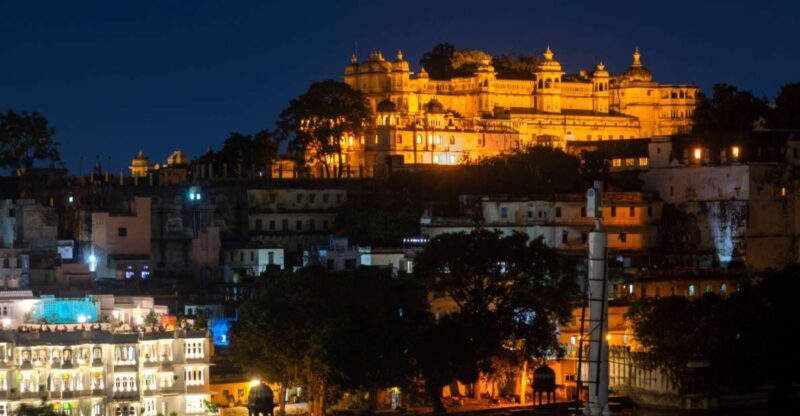 From Jaipur: 2 Days Overnight Tour Of Udaipur Sightseeing - What the Experience Feels Like