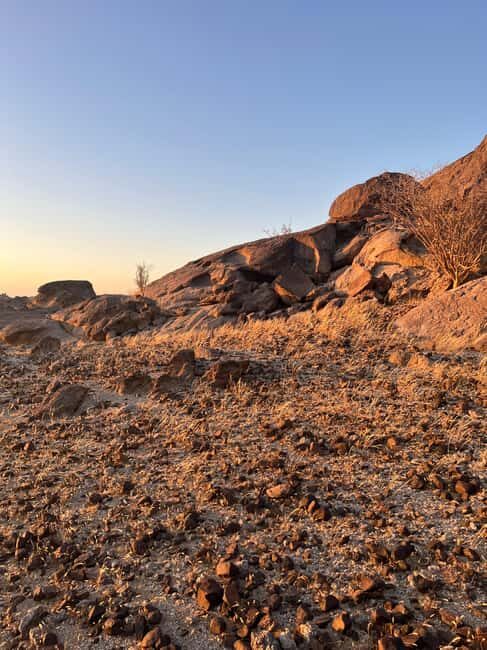From Jeddah: Moon Valley Guided Hike with Meditation - A Closer Look at the Experience