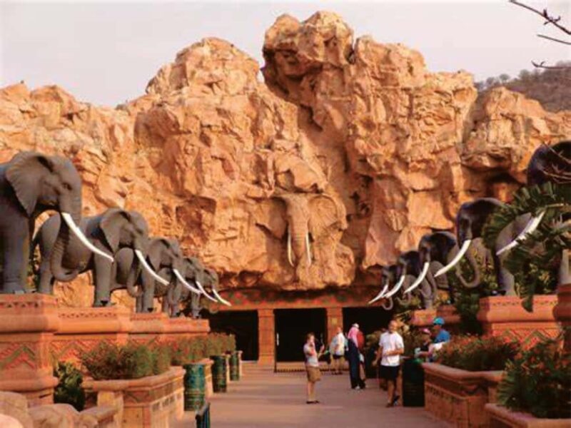 From Johannesburg: Sun City Resort Day Tour - Key Points
