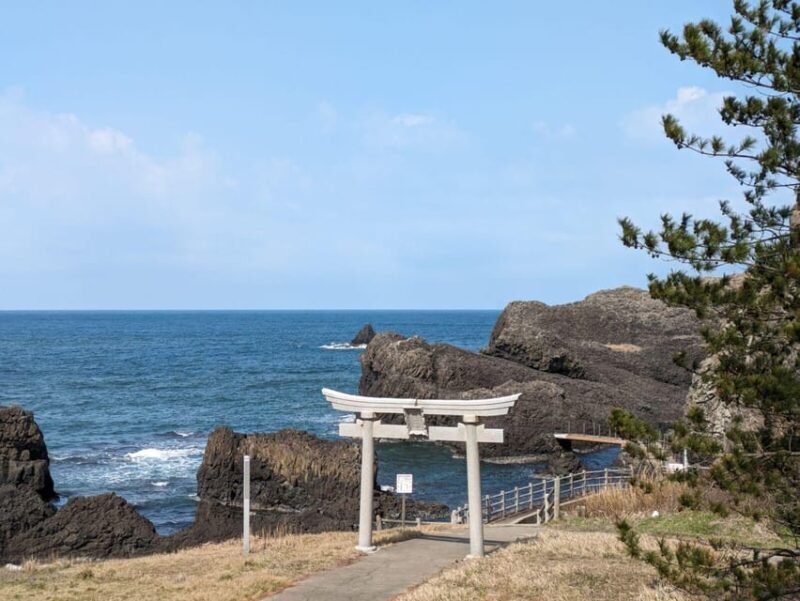 From Kanazawa: Fukui's Stunning Cliffs, Island, and Port - Key Points