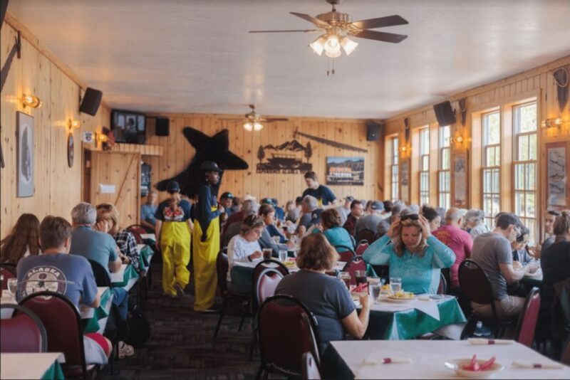 From Ketchikan: Crab Feast Lunch at World Famous Lodge - A Scenic and Practical Journey to a Historic Landmark