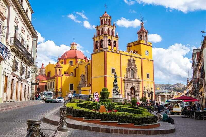 From Leon: Guanajuato Cultural Tour with Estudiantina Music - An Introduction to the Guanajuato Cultural Experience
