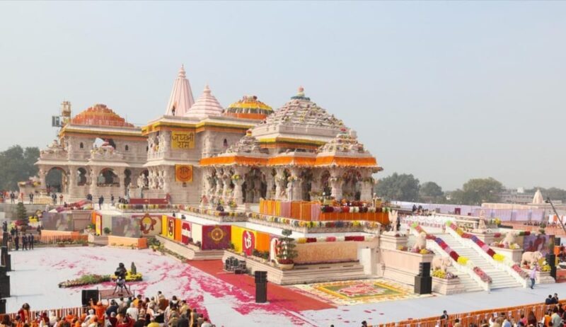 From Lucknow: Ayodhya Private Tour with Lunch and Boat Ride - Practicalities: Transport, Timing, and Group Size
