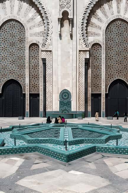 From Marrakech: Casablanca Day Trip Experience" - An In-Depth Look at the Casablanca Day Trip